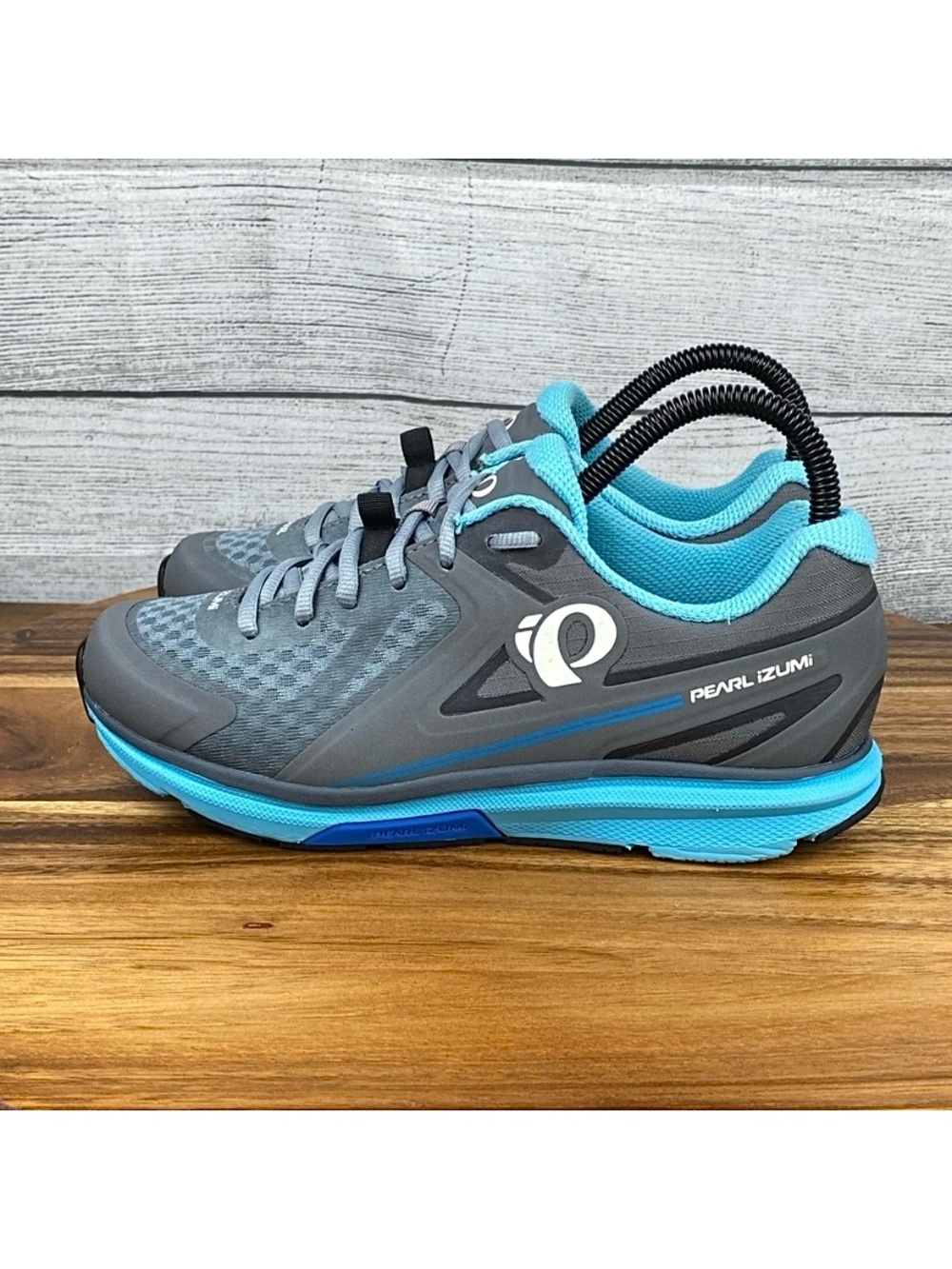 Pearl Izumi Women’s X-Road Fuel v5 Gray Blue Cycling Bike Shoe Size 6 EU 37